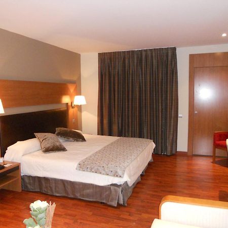 Alti Hotel Bagnères-de-Luchon Exteriör bild