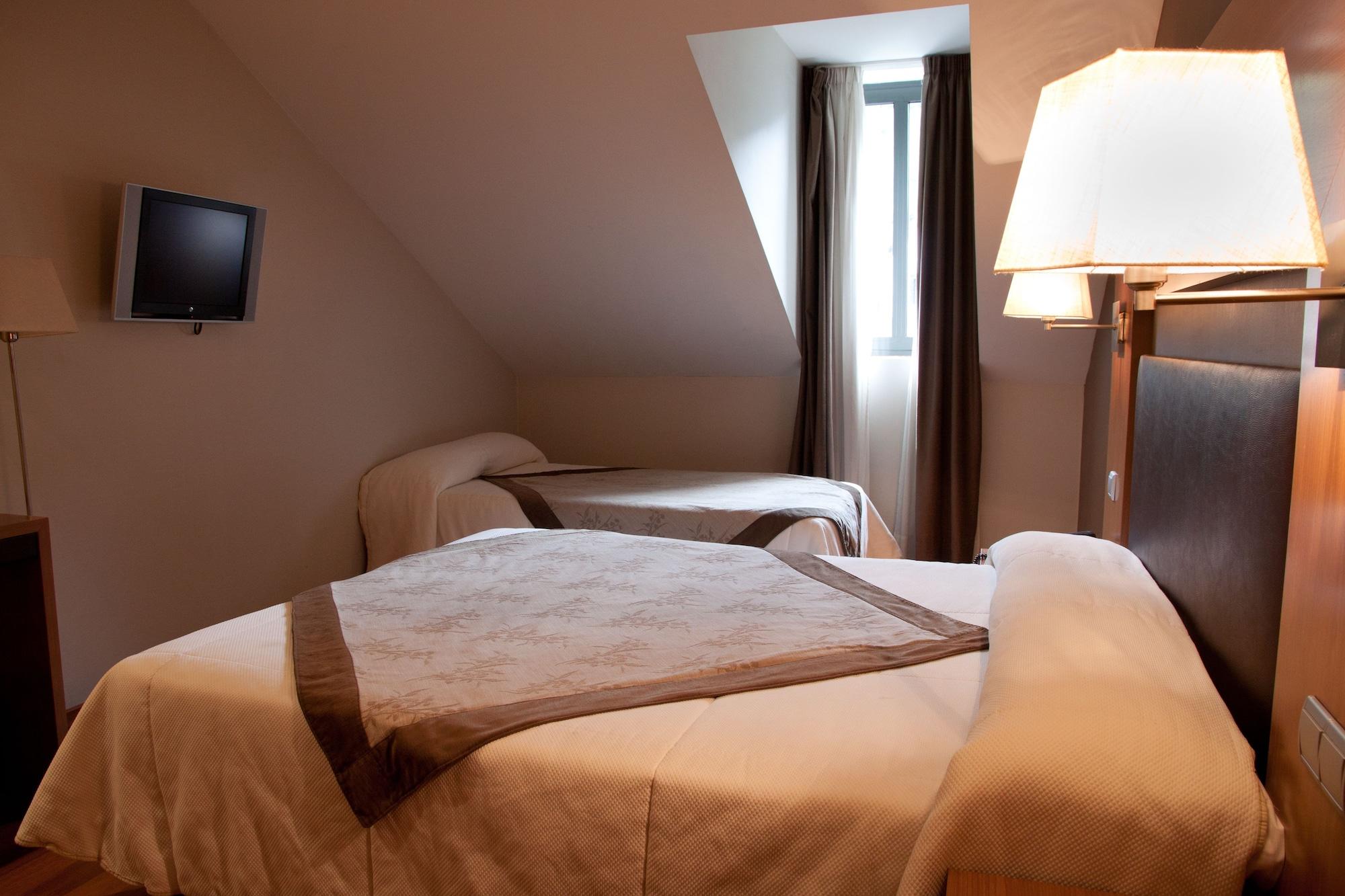 Alti Hotel Bagnères-de-Luchon Exteriör bild