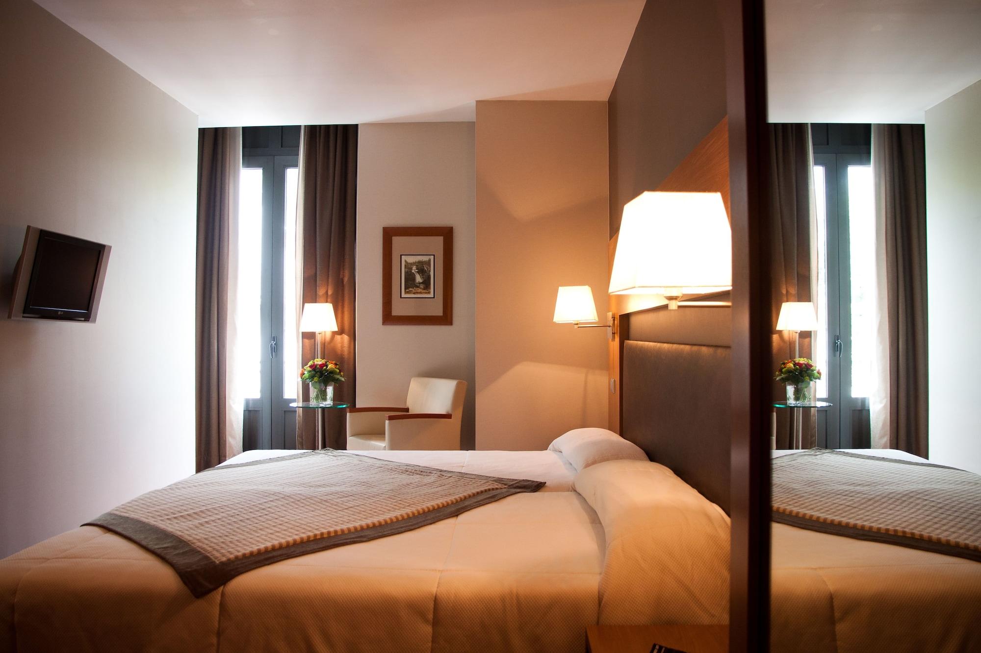 Alti Hotel Bagnères-de-Luchon Exteriör bild