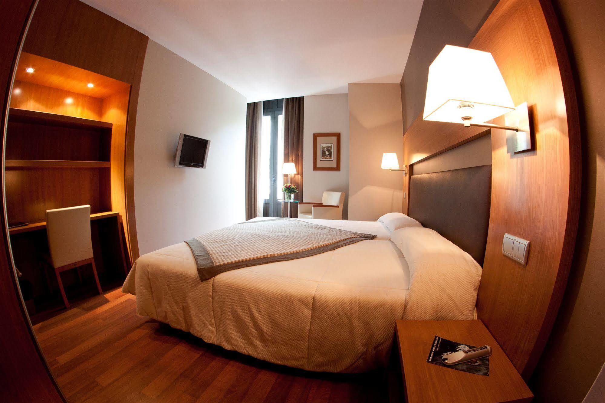 Alti Hotel Bagnères-de-Luchon Exteriör bild